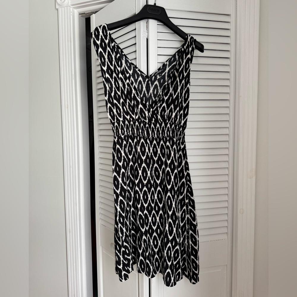 Elegant Black and White Patterned Dress